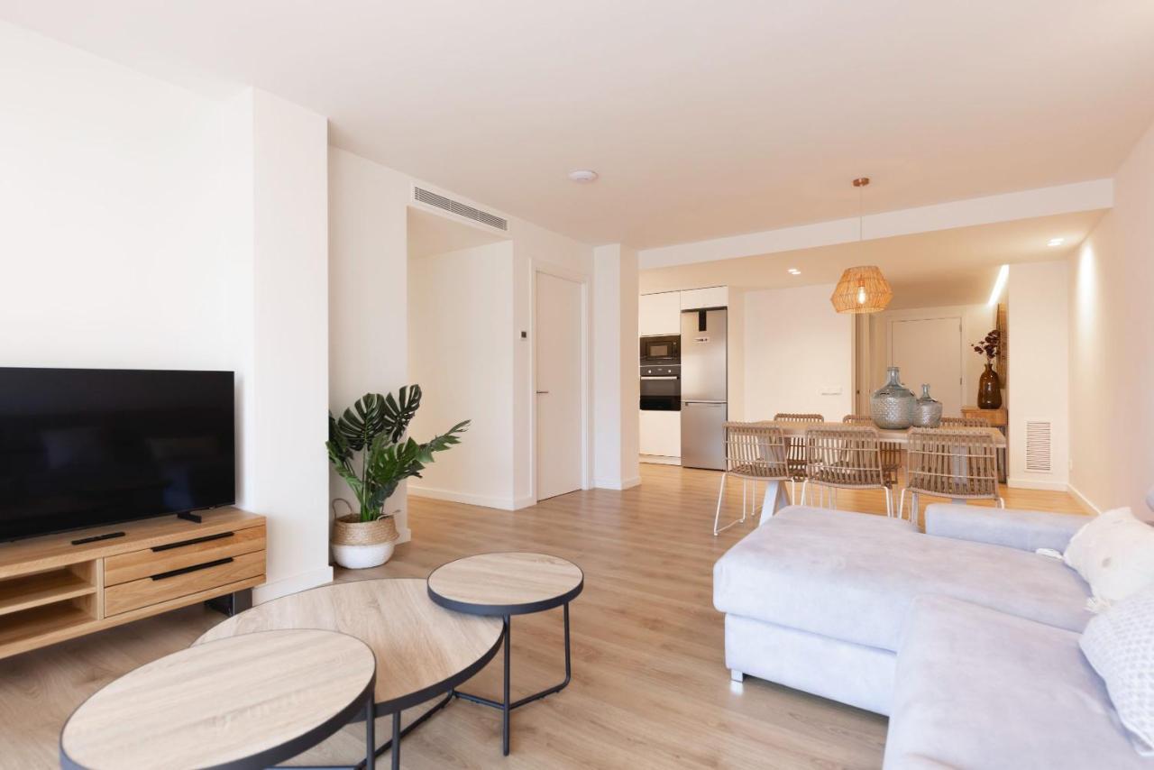 Bravissimo Falco, 3 Bedrooms And Balcony ชีโรนา ภายนอก รูปภาพ