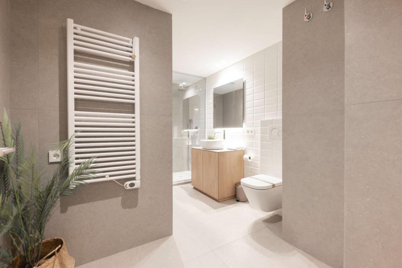 Bravissimo Falco, 3 Bedrooms And Balcony ชีโรนา ภายนอก รูปภาพ